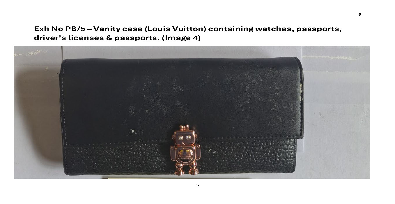 PB5 Louis Vuitton vanity case containing various items - 4.jpg