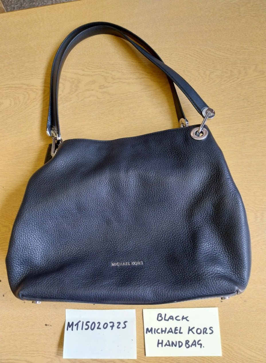 BLACK MICHAEL KORS HANDBAG 1.jpg