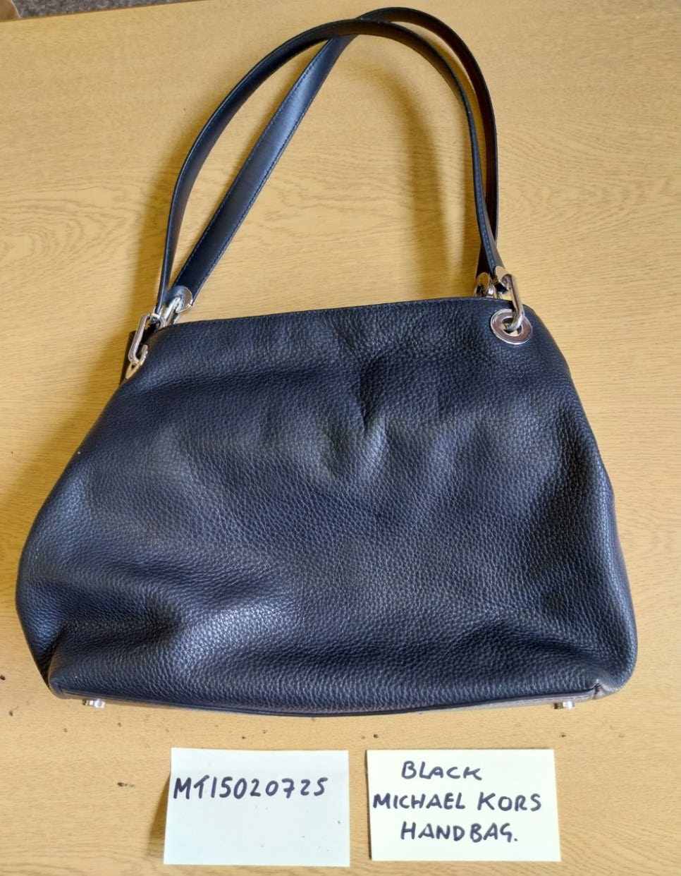 BLACK MICHAEL KORS HANDBAG 2.jpg