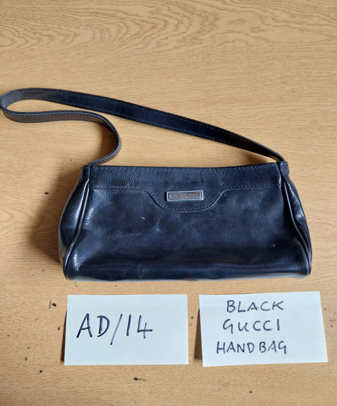 EXH JS05 Operation AMBLER - Handbags from Gas Street, Crabtree & Edgecombe Ct_Page_22_Image_0001.jpg