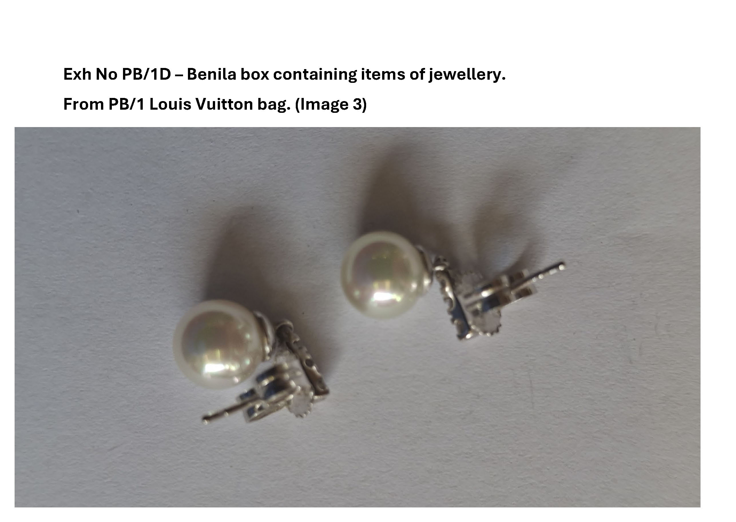 PB1D Benila box containing items of jewellery - 3.jpg