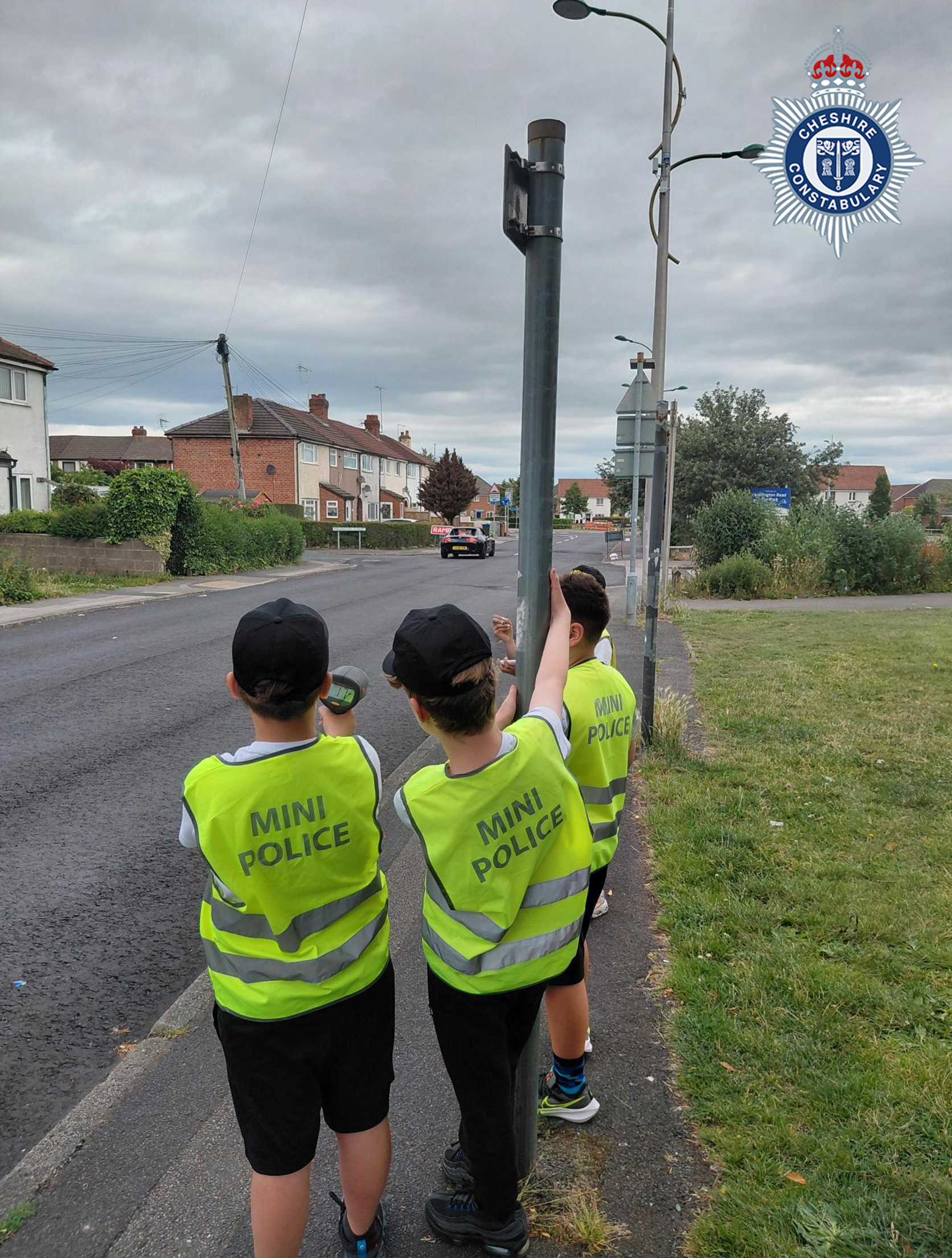 Neighbourhood Policing - Mini cops speeding